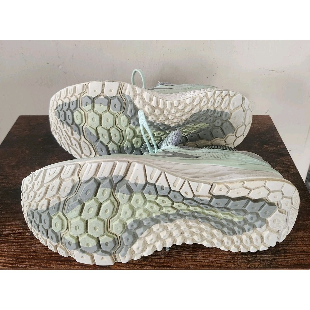 New Balance Womens Size 7.5 B Fresh Foam W1080SW8 Mint Green Running Sneakers - Picture 5 of 5